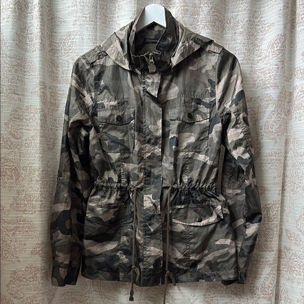 Camouflage Hooded Jacket